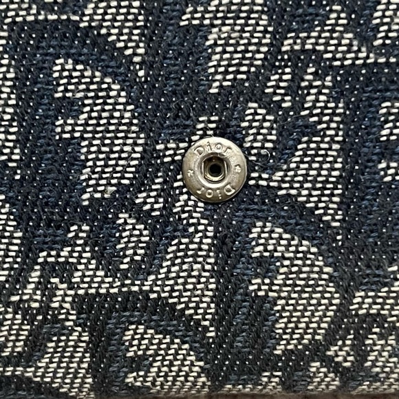 - Christian Dior Bifold Monogram Wallet with unbranded chain - Picture 3 of 16